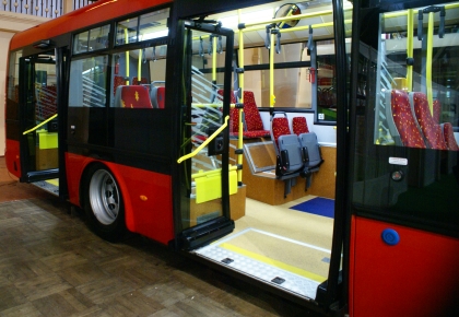 BUSportál a CZECHBUS 2012: Premiéra třídvéřového městského autobusu