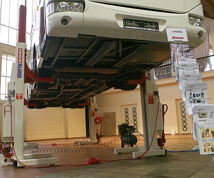 BUSportál a CZECHBUS 2012: Servis a vybavení - ANVI TRADE - RTO a podlahy Altro 