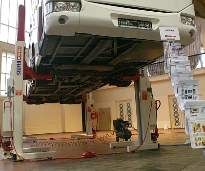 BUSportál a CZECHBUS 2012: Servis a vybavení - ANVI TRADE - RTO a podlahy Altro