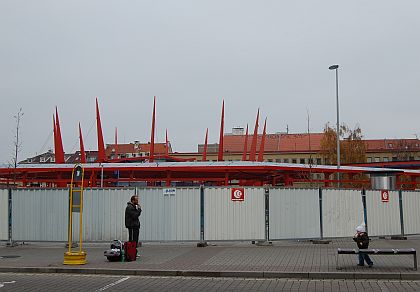 Zanedlouho začne sloužit nové autobusové nádraží v Chebu. Fotoreportáž