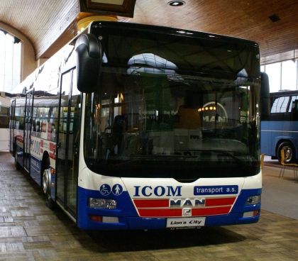 BUSportál a CZECHBUS 2012: Česká premiéra 'kombi' autobusu Neoplan Jetliner