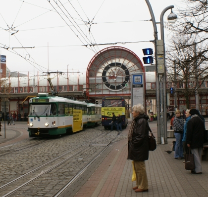 Terminál Fügnerova je živým dopravním uzlem v centru města