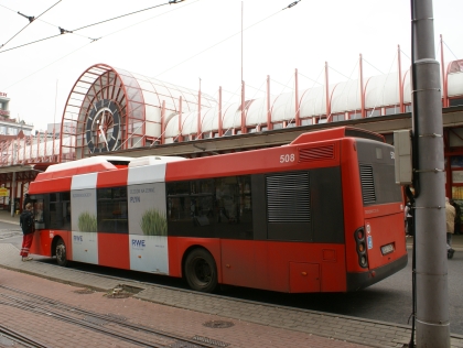 Terminál Fügnerova je živým dopravním uzlem v centru města