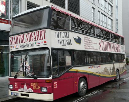 Dopravní pohlednice z Drážďan I. Hop On Hop Off, autobus DB do Berlína