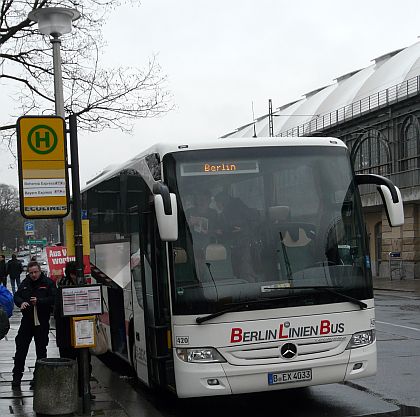 Dopravní pohlednice z Drážďan I. Hop On Hop Off, autobus DB do Berlína