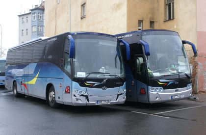 Na parkovišti hotelu Olympik se obvykle naleznou zajímavá vozidla