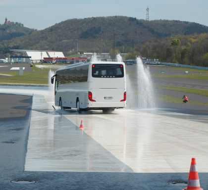 Prezentace bezpečnostních systémů v autokarech Setra