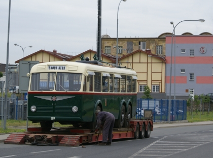 Velká fotoreportáž z příjezdu  rekonstruovaného trolejbusu  3 Tr3 do Techmanie