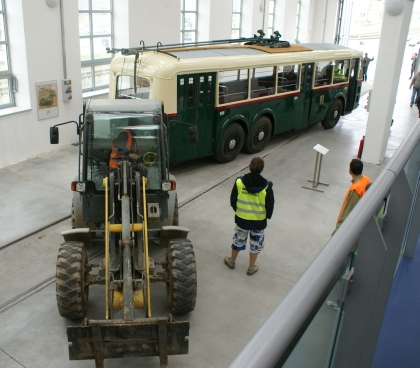 Velká fotoreportáž z příjezdu  rekonstruovaného trolejbusu  3 Tr3 do Techmanie