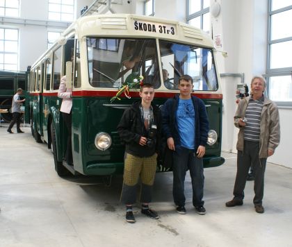 Renovovaný plzeňský trolejbus Škoda 3 Tr3 podruhé - z vernisáže v plzeňské