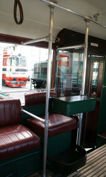 Renovovaný plzeňský trolejbus Škoda 3 Tr3 potřetí - interiér a detaily