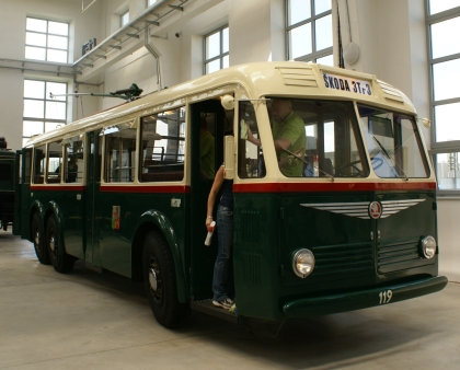 Renovovaný plzeňský trolejbus Škoda 3 Tr3 -  PRÉMIE od čtenáře