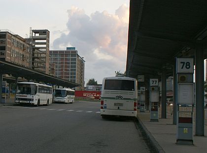 Busová pohlednice ze Zlína II: Tradiční autobusové nádraží ve Zlíně  