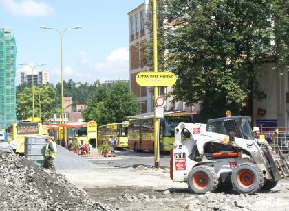 Busová pohlednice ze Zlína II: Tradiční autobusové nádraží ve Zlíně  