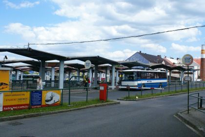 Autobusové nádraží v Plzni je svým umístěním poplatno historii socialistického 