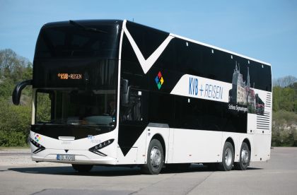Nový VISEON LDD13: Nízkopodlažní třínápravový zájezdový doubledecker 12.6 m