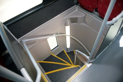Nový VISEON LDD13: Nízkopodlažní třínápravový zájezdový doubledecker 12.6 m