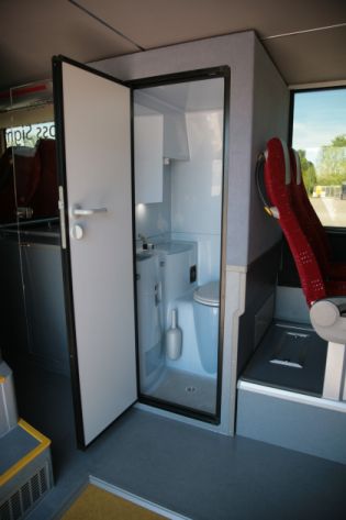 Nový VISEON LDD13: Nízkopodlažní třínápravový zájezdový doubledecker 12.6 m