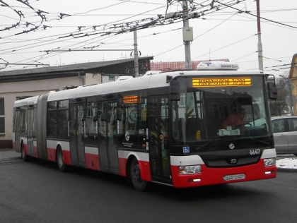 Stručně: Vozový park kloubových 18m autobusů v Plzni rozšíří další Solarisy