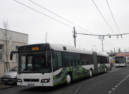 Stručně: Vozový park kloubových 18m autobusů v Plzni rozšíří další Solarisy 