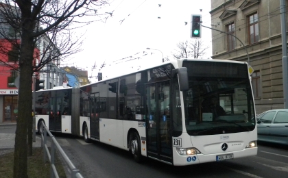 Stručně: Vozový park kloubových 18m autobusů v Plzni rozšíří další Solarisy 