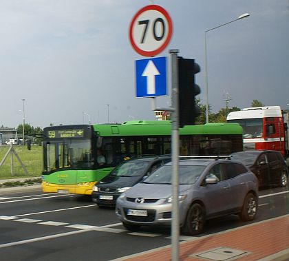 Autobuso-tramvajová pohlednice z Poznaně zejména na téma značky Solaris