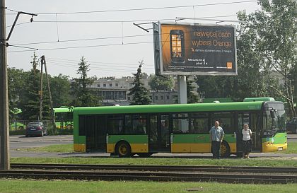 Autobuso-tramvajová pohlednice z Poznaně zejména na téma značky Solaris