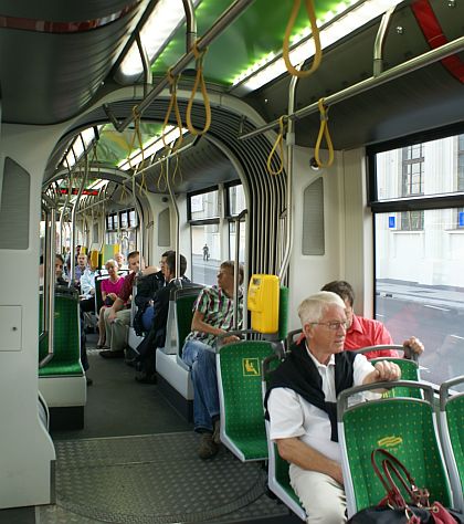 Autobuso-tramvajová pohlednice z Poznaně zejména na téma značky Solaris