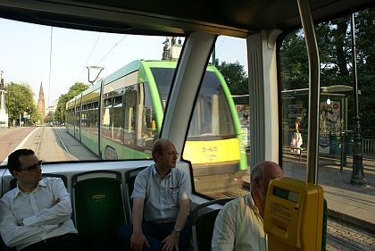 Autobuso-tramvajová pohlednice z Poznaně zejména na téma značky Solaris