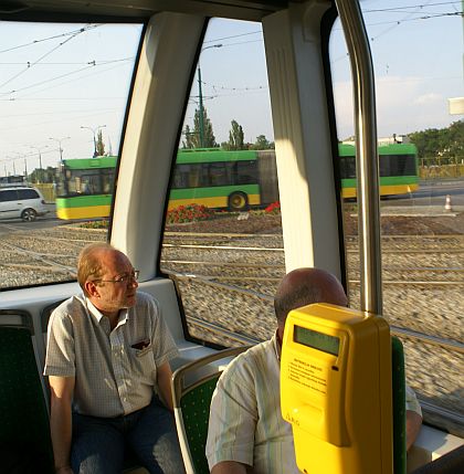 Autobuso-tramvajová pohlednice z Poznaně zejména na téma značky Solaris