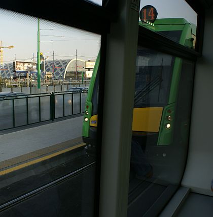 Autobuso-tramvajová pohlednice z Poznaně zejména na téma značky Solaris