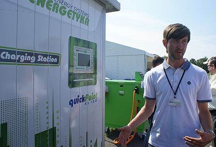 Tři autobusy Solaris na testování na polygonu Bednary: Elektrobus Urbino 8.9 m