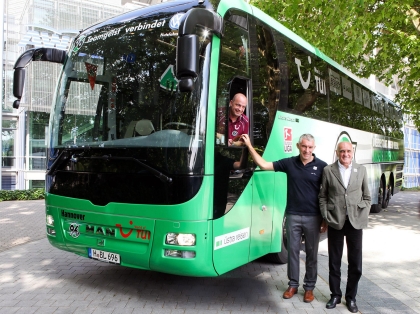 Nový autokar MAN Lion's Coach L pro fotbalový tým Hannover 96
