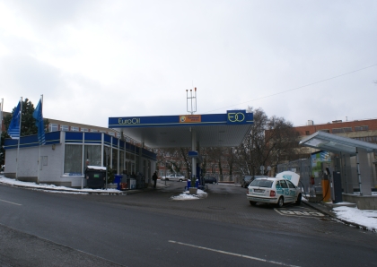 BUSportál jezdí na CNG: Plnicí stanici v centru Prahy nedaleko ÚAN Florenc,