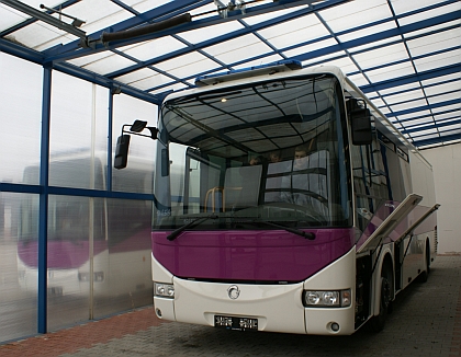 Deset speciálů Iveco Irisbus Crossway vyrobených v Iveco CR ve Vysokém Mýtě