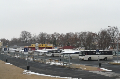 Autobusové nádraží v Rakovníku je především ve znamení dopravce ANEXIA