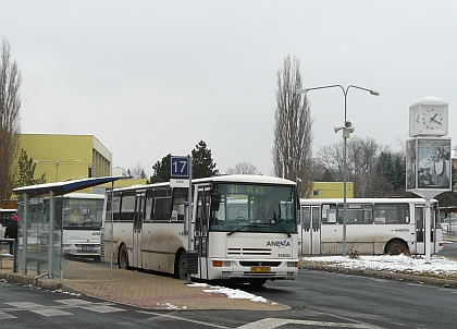 Autobusové nádraží v Rakovníku je především ve znamení dopravce ANEXIA