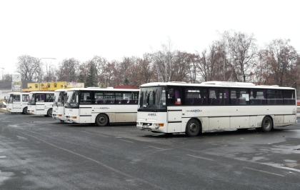 Autobusové nádraží v Rakovníku je především ve znamení dopravce ANEXIA