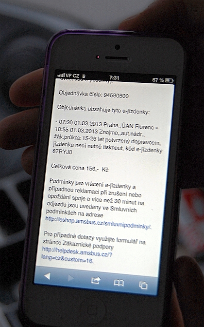 Dopravci v systému AMSBUS stále více akceptují pouze kód e-jízdenky