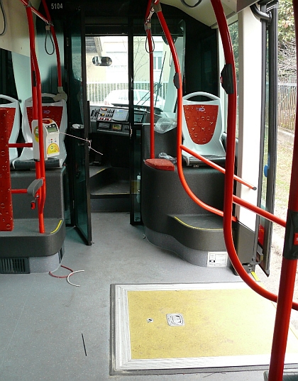 Co je to trolejbus?  po italsku. Trolejbusy VanHool Exqui.City čekají na razítka