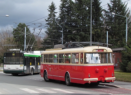 Plzeňské historické busy vyjely v rámci konference o městské dopravě: 