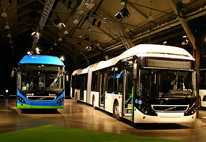 Na návštěvě ve Volvo Buses: Kloubový osmnáctimetrový hybridní autobus Volvo 7900