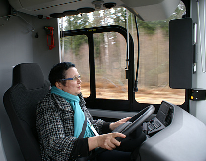 Na návštěvě ve Volvo Buses: Kloubový osmnáctimetrový hybridní autobus Volvo 7900