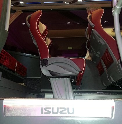 ISUZU VISIGO 9,5 m: Nová konstrukce se samonosnou karosérií a motorem vzadu
