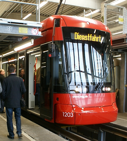 Informační tabule Bustec z Blanska v norimberských tramvajích a autobusech 