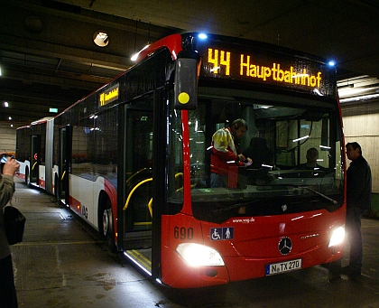 Informační tabule Bustec z Blanska v norimberských tramvajích a autobusech 