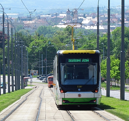 Nová tramvaj 26T pro Miskolc jezdí v Plzni ve zkušebním provozu 