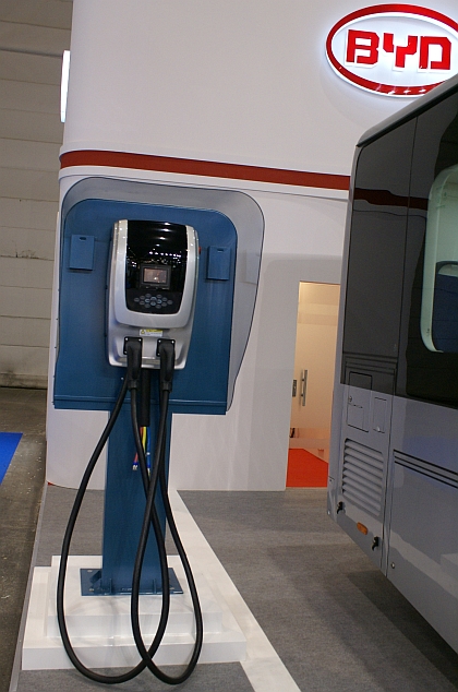 Elektrobus BYD začíná testovací provoz na hlavní lince ve Varšavě