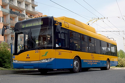 Nový trolejbus Škoda 26 Tr  Solaris ve Zlíně v ulicích a interiér vozidla