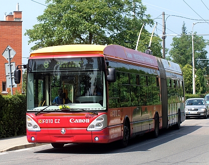 Nový trolejbus Škoda 26 Tr  Solaris ve Zlíně v ulicích a interiér vozidla